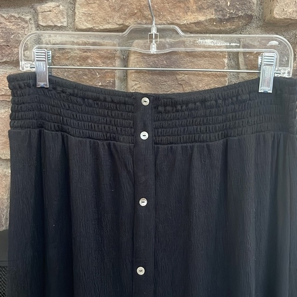 Cato black high-low skirt with elastic waistband. Size 14/16 - Picture 3 of 11